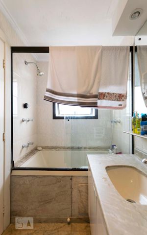 Apartamento à venda com 360m², 4 quartos e 4 vagas1o. Andar - Quarto 3 - Suíte/ Banheiro