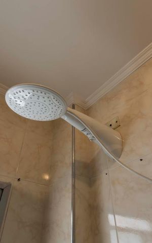 Apartamento para alugar com 100m², 2 quartos e 2 vagasBanheiro (Chuveiro)