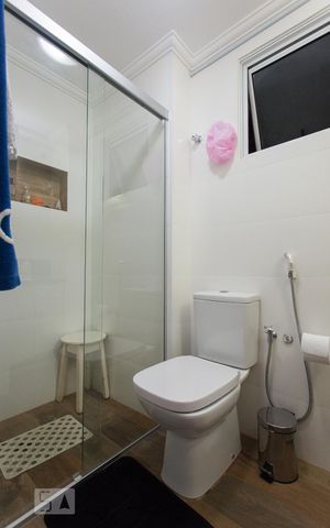 Apartamento à venda com 77m², 2 quartos e 1 vaga Apartamento à venda com 77m², 2 quartos e 1 vagaBanheiro