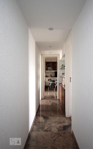 Apartamento à venda com 200m², 3 quartos e 3 vagasCorredor