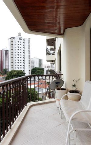 Apartamento à venda com 200m², 3 quartos e 3 vagasVaranda