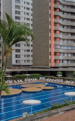 Apartamento à venda com 160m², 3 quartos e 2 vagasÁrea comum - Piscina
