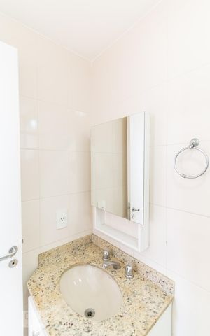 Apartamento à venda com 63m², 3 quartos e 1 vaga Apartamento à venda com 63m², 3 quartos e 1 vagaBanheiro Social