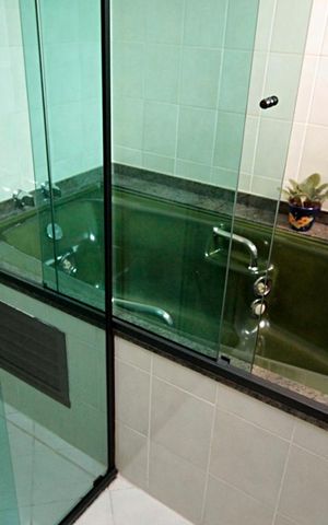 Apartamento à venda com 165m², 4 quartos e 3 vagasBanheiro da Suíte 2