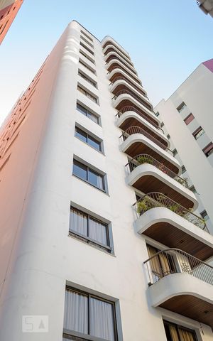 Apartamento à venda com 200m², 4 quartos e 2 vagas Apartamento à venda com 200m², 4 quartos e 2 vagasFachada