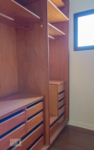 Apartamento à venda com 200m², 4 quartos e 2 vagas Apartamento à venda com 200m², 4 quartos e 2 vagasCloset do quarto 1
