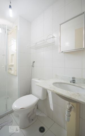 Apartamento à venda com 47m², 2 quartos e 1 vaga Apartamento à venda com 47m², 2 quartos e 1 vagaBanheiro