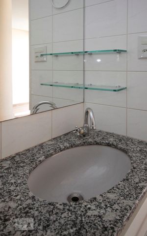 Apartamento à venda com 76m², 3 quartos e 2 vagasBanheiro