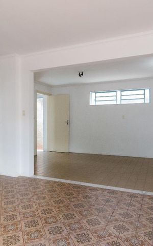 Casa à venda com 201m², 4 quartos e 3 vagas Casa à venda com 201m², 4 quartos e 3 vagasSala