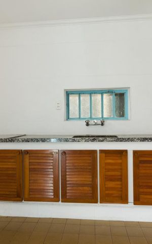Casa à venda com 201m², 4 quartos e 3 vagas Casa à venda com 201m², 4 quartos e 3 vagasCozinha