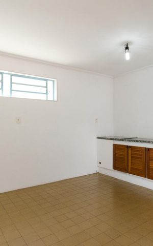 Casa à venda com 201m², 4 quartos e 3 vagas Casa à venda com 201m², 4 quartos e 3 vagasCozinha
