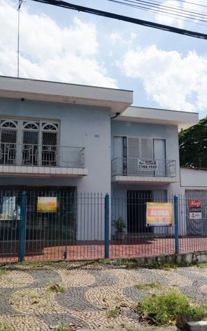 Casa à venda com 201m², 4 quartos e 3 vagas Casa à venda com 201m², 4 quartos e 3 vagasFachada