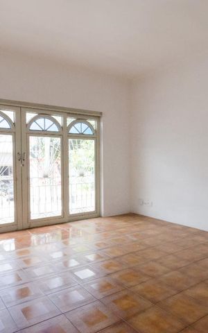 Casa à venda com 201m², 4 quartos e 3 vagas Casa à venda com 201m², 4 quartos e 3 vagasQuarto 1