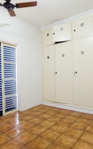 Casa à venda com 201m², 4 quartos e 3 vagas Casa à venda com 201m², 4 quartos e 3 vagasQuarto 2