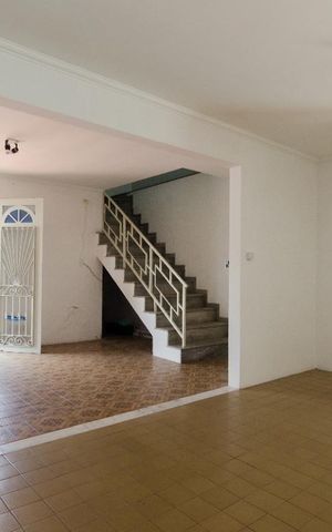 Casa à venda com 201m², 4 quartos e 3 vagas Casa à venda com 201m², 4 quartos e 3 vagasSala