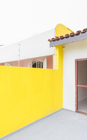 Casa à venda com 300m², 4 quartos e 2 vagas Casa à venda com 300m², 4 quartos e 2 vagasTerraço