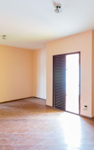 Casa à venda com 300m², 4 quartos e 2 vagas Casa à venda com 300m², 4 quartos e 2 vagasQuarto 2