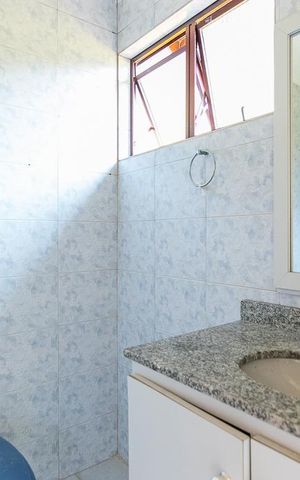 Casa à venda com 300m², 4 quartos e 2 vagas Casa à venda com 300m², 4 quartos e 2 vagasBanheiro