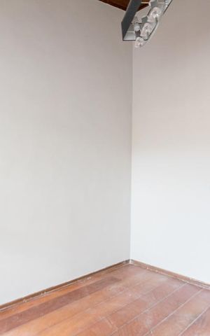Casa à venda com 300m², 4 quartos e 2 vagas Casa à venda com 300m², 4 quartos e 2 vagasCloset