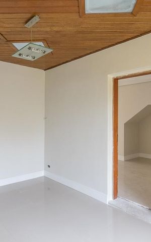 Casa à venda com 300m², 4 quartos e 2 vagas Casa à venda com 300m², 4 quartos e 2 vagasQuarto 4