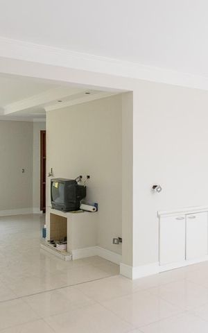 Casa à venda com 300m², 4 quartos e 2 vagas Casa à venda com 300m², 4 quartos e 2 vagasSala