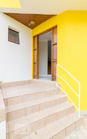 Casa à venda com 300m², 4 quartos e 2 vagas Casa à venda com 300m², 4 quartos e 2 vagasEntrada