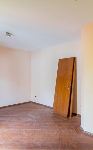 Casa à venda com 300m², 4 quartos e 2 vagas Casa à venda com 300m², 4 quartos e 2 vagasQuarto 2