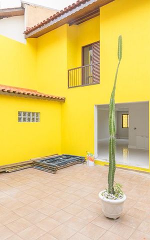 Casa à venda com 300m², 4 quartos e 2 vagas Casa à venda com 300m², 4 quartos e 2 vagasQuintal
