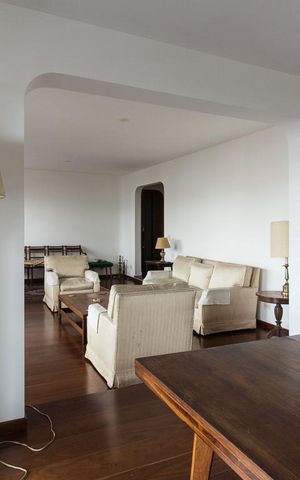 Apartamento à venda com 200m², 4 quartos e 2 vagas Apartamento à venda com 200m², 4 quartos e 2 vagasSala