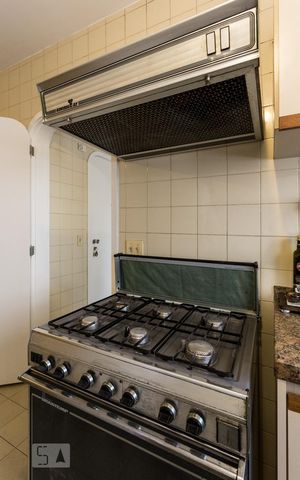 Apartamento à venda com 200m², 4 quartos e 2 vagas Apartamento à venda com 200m², 4 quartos e 2 vagasCozinha