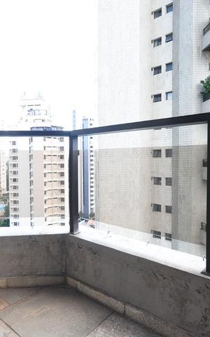 Apartamento à venda com 286m², 4 quartos e 4 vagasvaranda da suíte 2