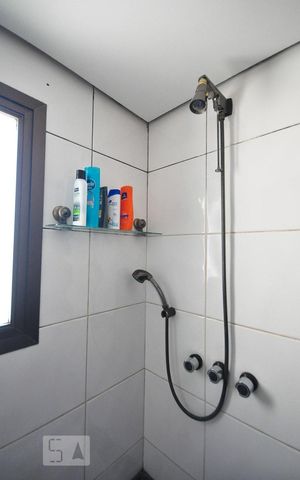 Apartamento para alugar com 110m², 3 quartos e 2 vagasdetalhe do banheiro suíte  