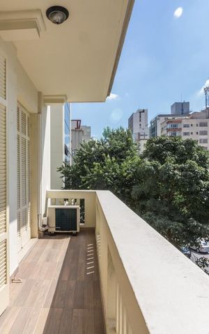 Apartamento à venda com 169m², 3 quartos e 1 vaga Apartamento à venda com 169m², 3 quartos e 1 vagaVaranda