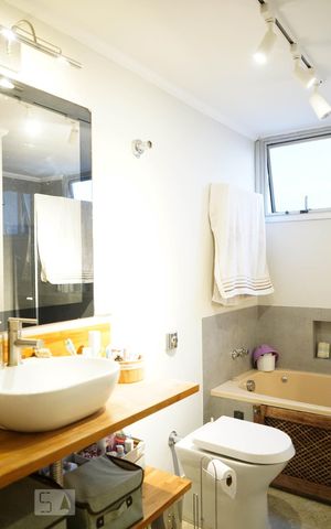 Apartamento à venda com 144m², 3 quartos e 2 vagas Apartamento à venda com 144m², 3 quartos e 2 vagasBanheiro da Suíte
