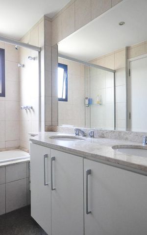 Apartamento à venda com 200m², 4 quartos e 3 vagasbanheiro suíte 2