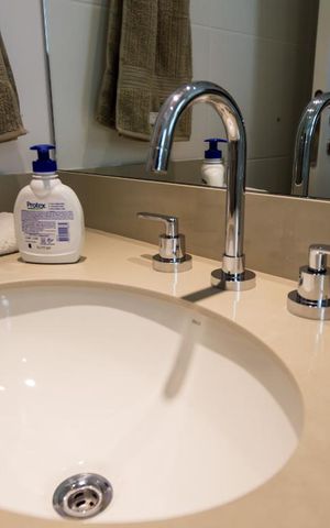 Apartamento para alugar com 49m², 1 quarto e 1 vaga Apartamento para alugar com 49m², 1 quarto e 1 vagaBanheiro da suíte
