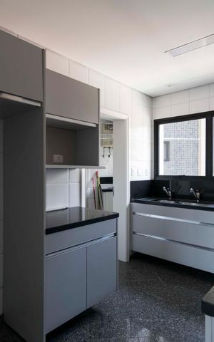Apartamento à venda com 200m², 4 quartos e 4 vagasCozinha