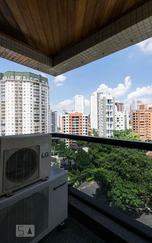 Apartamento à venda com 200m², 4 quartos e 4 vagasSuíte 3 - Varanda