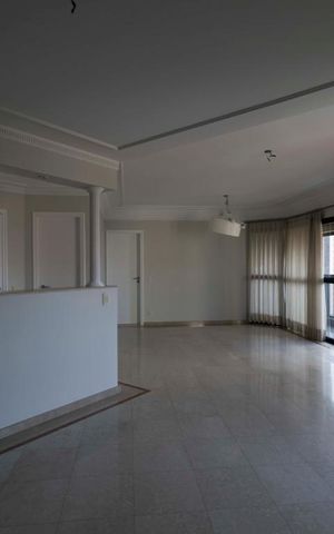 Apartamento à venda com 200m², 4 quartos e 4 vagasSala