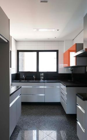 Apartamento à venda com 200m², 4 quartos e 4 vagasCozinha
