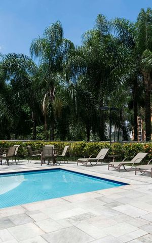 Apartamento à venda com 200m², 4 quartos e 4 vagasÁrea comum - Piscina infantil