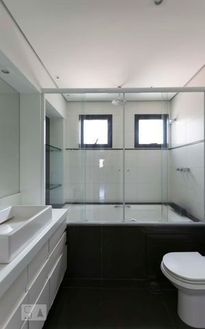 Apartamento à venda com 200m², 4 quartos e 4 vagasSuíte 3 - Banheiro