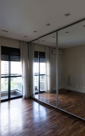 Apartamento à venda com 200m², 4 quartos e 4 vagasSuíte 3