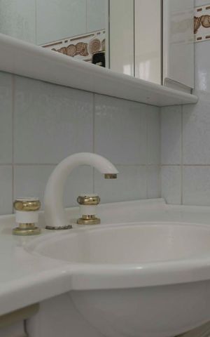 Apartamento à venda com 93m², 2 quartos e 1 vagaBanheiro social (Torneira)