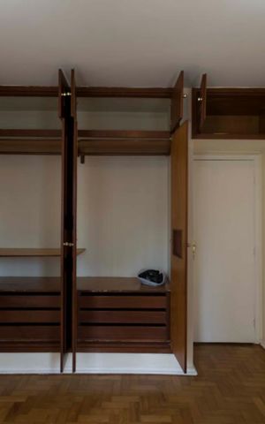 Apartamento à venda com 93m², 2 quartos e 1 vagaQuarto 2 (Armários)