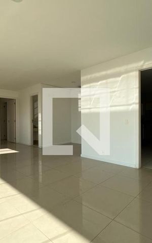 Apartamento à venda com 129m², 3 quartos e 2 vagas Apartamento à venda com 129m², 3 quartos e 2 vagasSala