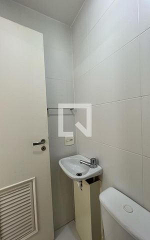 Apartamento à venda com 129m², 3 quartos e 2 vagas Apartamento à venda com 129m², 3 quartos e 2 vagasBanheiro de Serviço