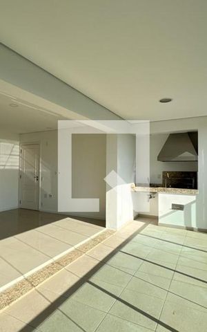 Apartamento à venda com 129m², 3 quartos e 2 vagas Apartamento à venda com 129m², 3 quartos e 2 vagasSacada