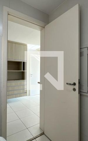 Apartamento à venda com 129m², 3 quartos e 2 vagas Apartamento à venda com 129m², 3 quartos e 2 vagasÁrea de Serviço