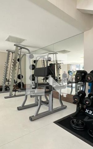 Apartamento à venda com 129m², 3 quartos e 2 vagas Apartamento à venda com 129m², 3 quartos e 2 vagasÁrea comum - Academia